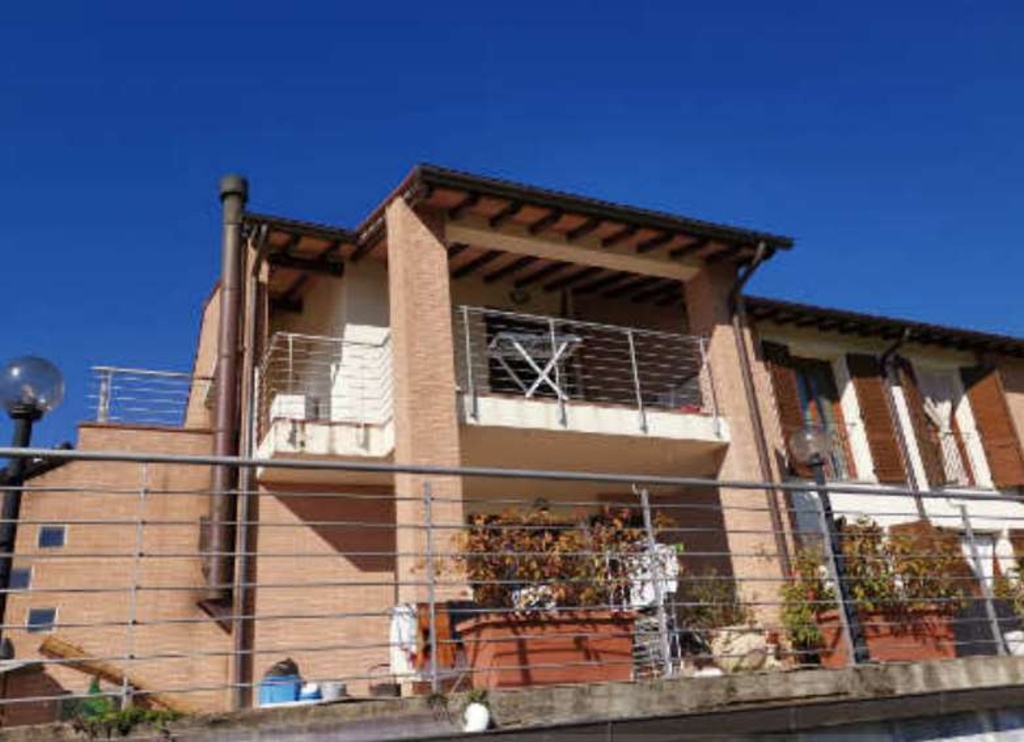 Villa a schiera in Via Santa Maria a Vezzano, Vicchio, 4 locali, 59 m²