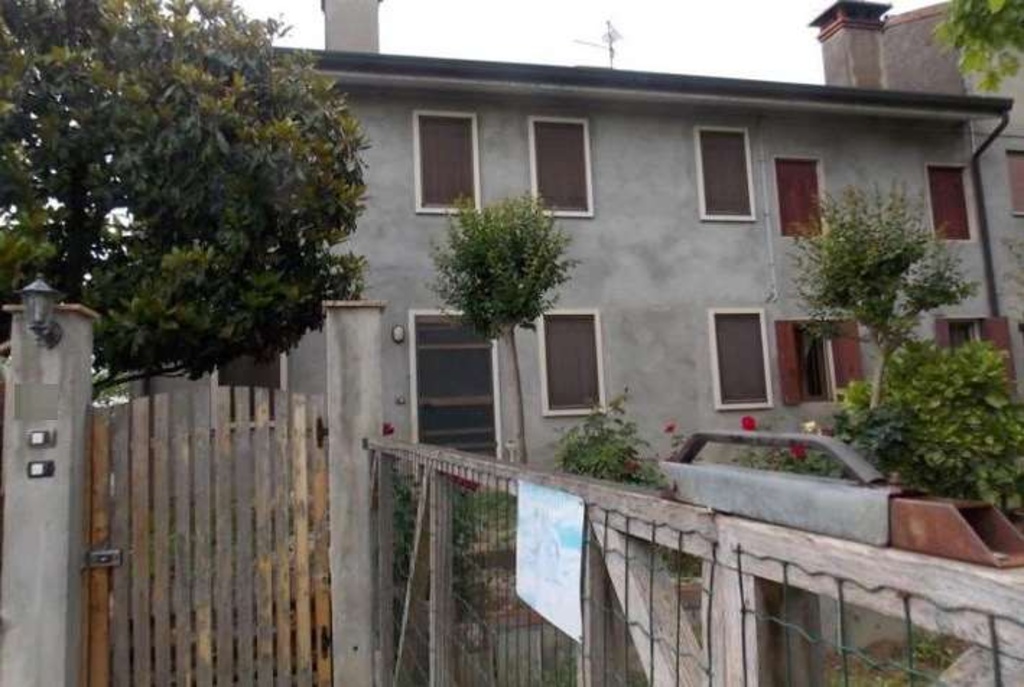 Casa indipendente in Via Villabroggia, Campiglia dei Berici, 10 locali