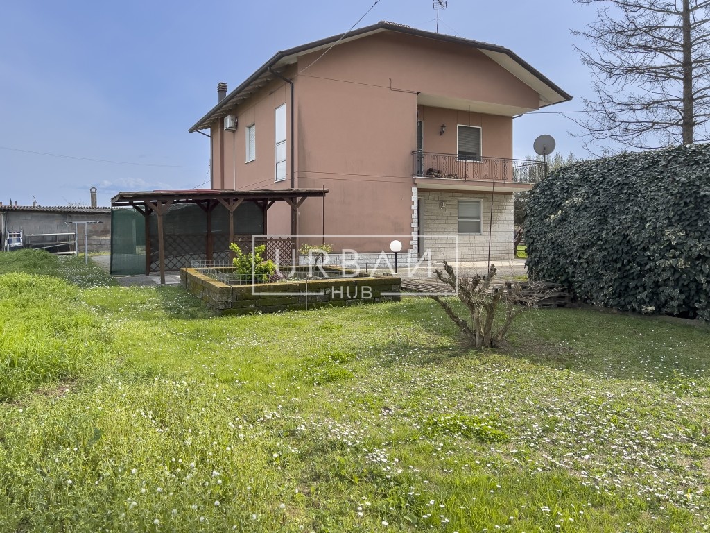 Casa indipendente in Via Montalbano, Santarcangelo di Romagna, 2 bagni