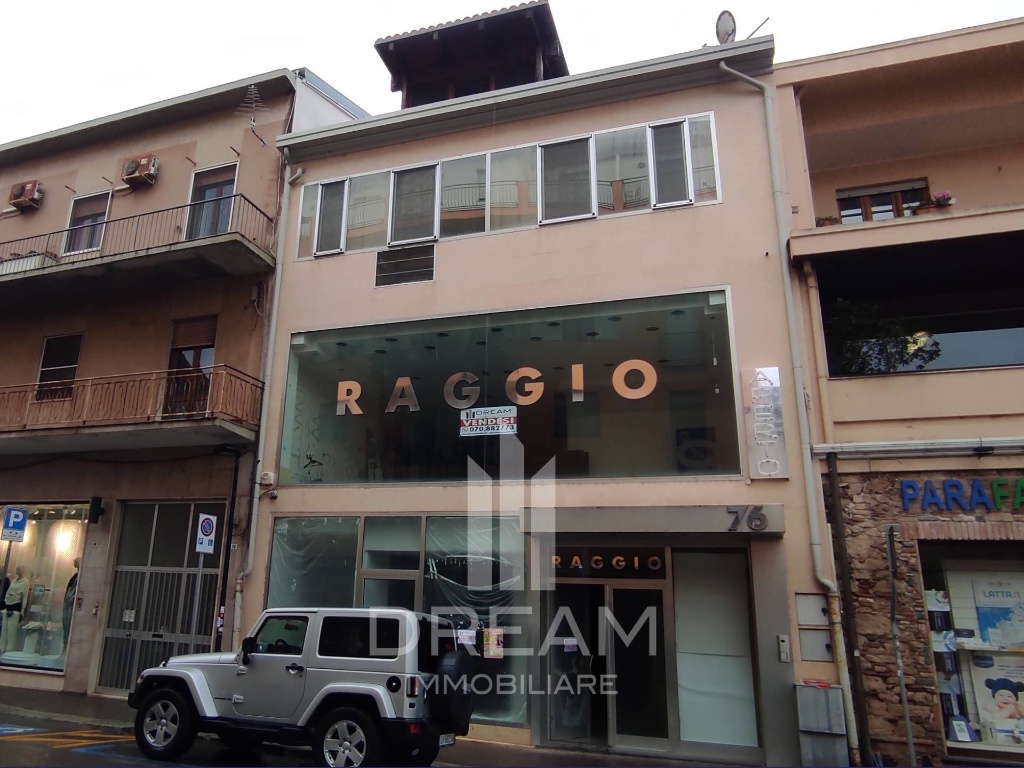 Palazzo in Via Tirso, Oristano, 9 locali, 6 bagni, 571 m² in vendita