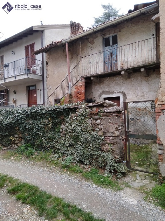 Casa indipendente in VIA ALBERTO DA GIUSSANO, Giussano, 3 locali