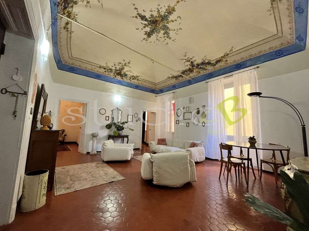 Appartamento in Via Dritta snc, Bordighera, 6 locali, 1 bagno, 110 m²