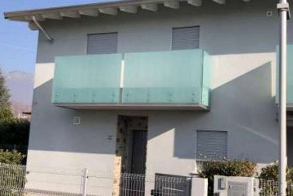 Casa indipendente in Via Pilastri, Piovene Rocchette, 8 locali, garage