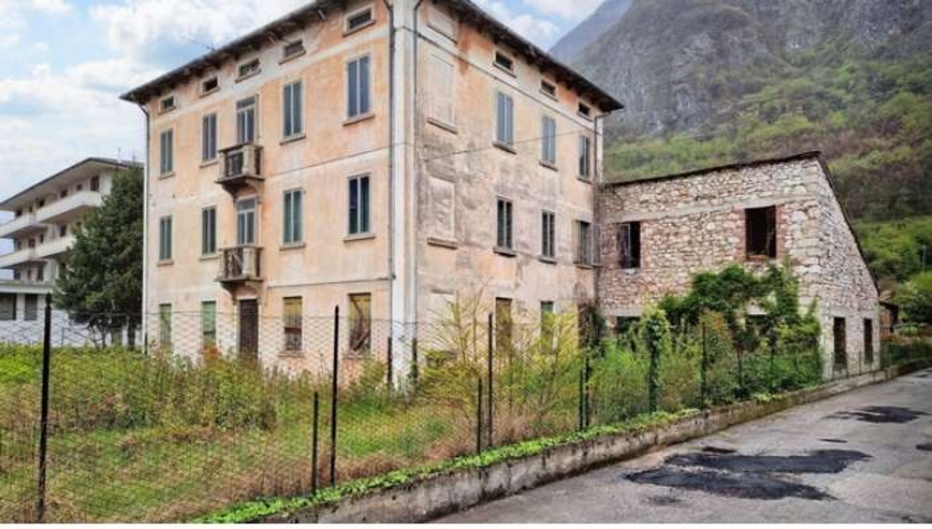 Palazzo in Viale Guglielmo Marconi, Arsiero, 17 locali, 824 m²