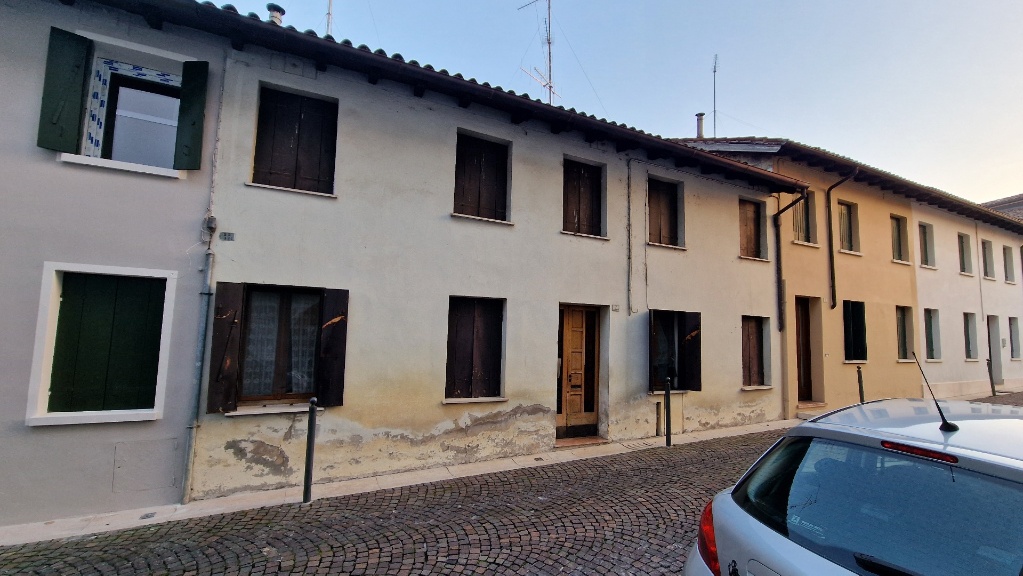 Villa a schiera in Via L. Gasparotto 7, Sacile, 7 locali, 2 bagni