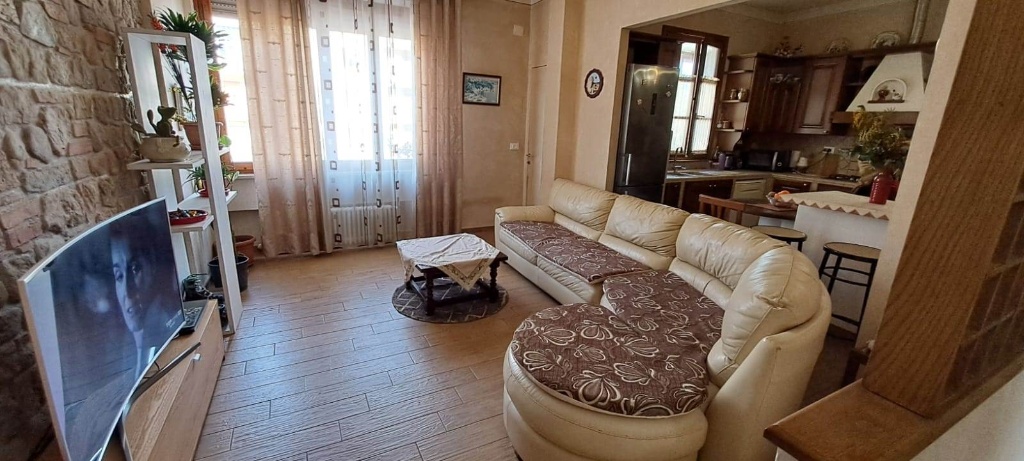Appartamento in Via giosue' carducci, Vicchio, 6 locali, 2 bagni
