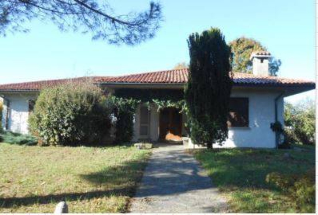 Villa singola in Viale IV Novembre, Inzago, 4 locali, 2 bagni, con box