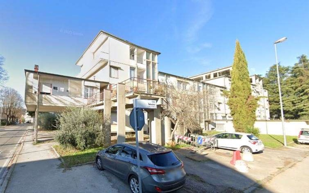 Appartamento in Piazza Belvedere 3, Pistoia, 6 locali, 1 bagno, 91 m²