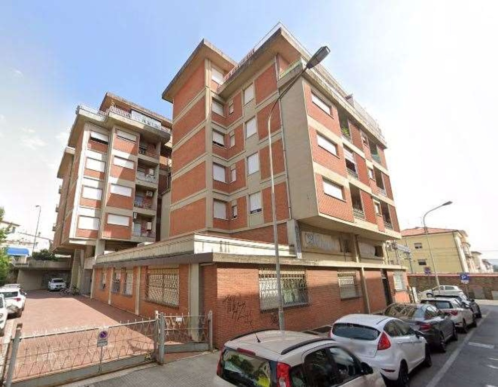 Appartamento in Via Monfalcone 11, Pistoia, 7 locali, 2 bagni, garage