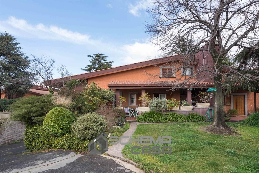 Villa in Via del Casale Agostinelli 201, Roma, 7 locali, 4 bagni