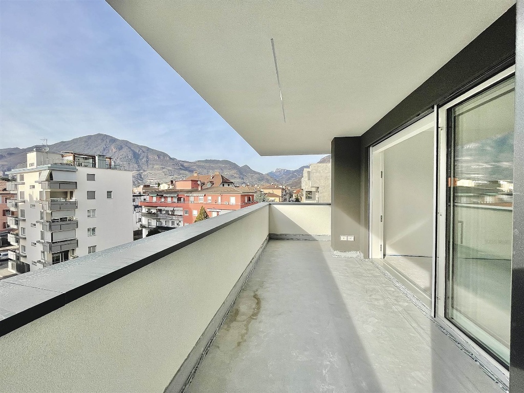 Attico in Via aslago, Bolzano, 4 locali, 2 bagni, 85 m², 4° piano