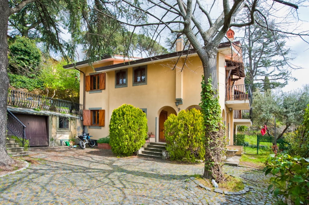 Villa singola in Via Anagnina 279, Grottaferrata, 8 locali, 2 bagni