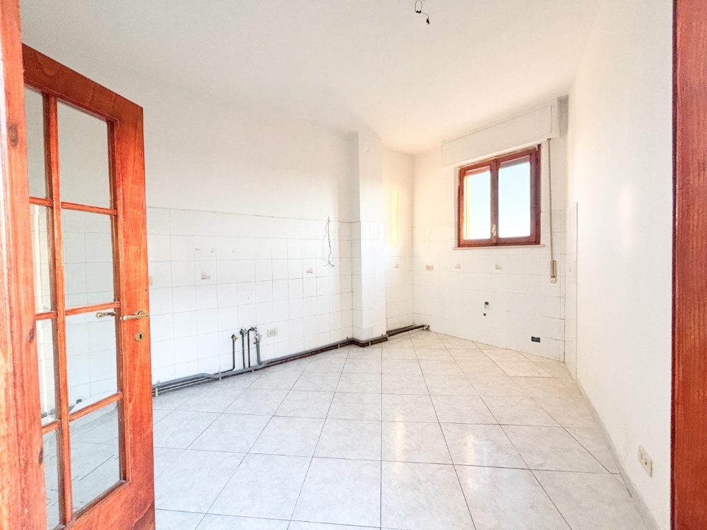 Quadrilocale a Empoli, 1 bagno, posto auto, 85 m², 3° piano in vendita