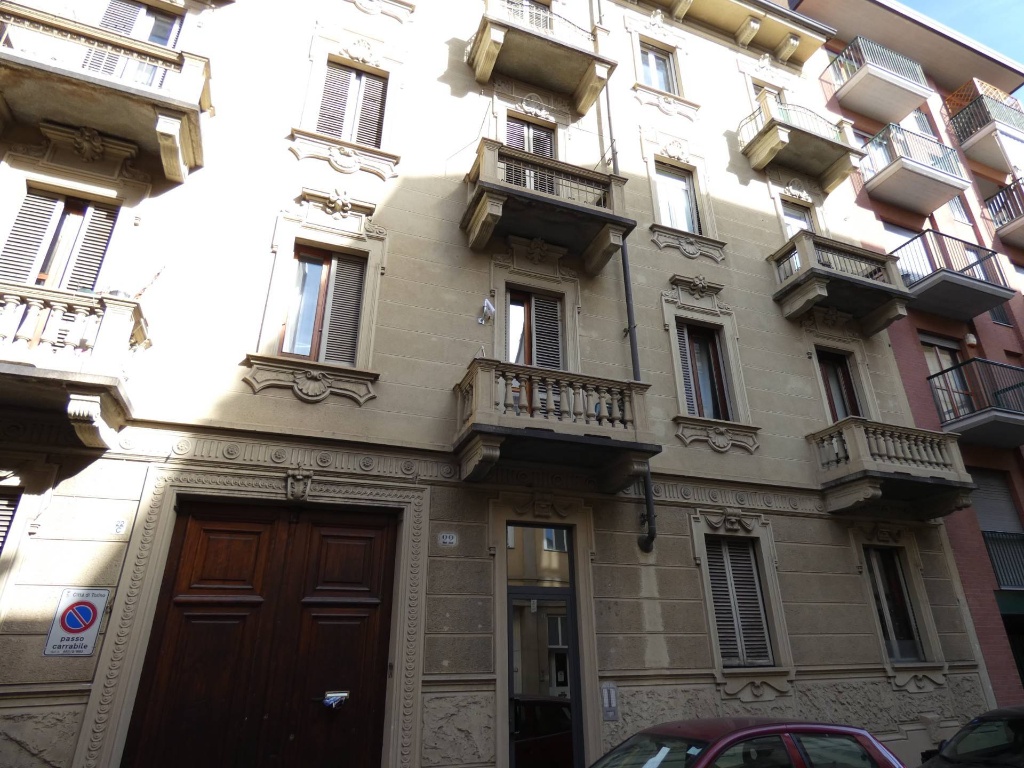 Bilocale in Via Virle, Torino, 1 bagno, 60 m², 1° piano in vendita