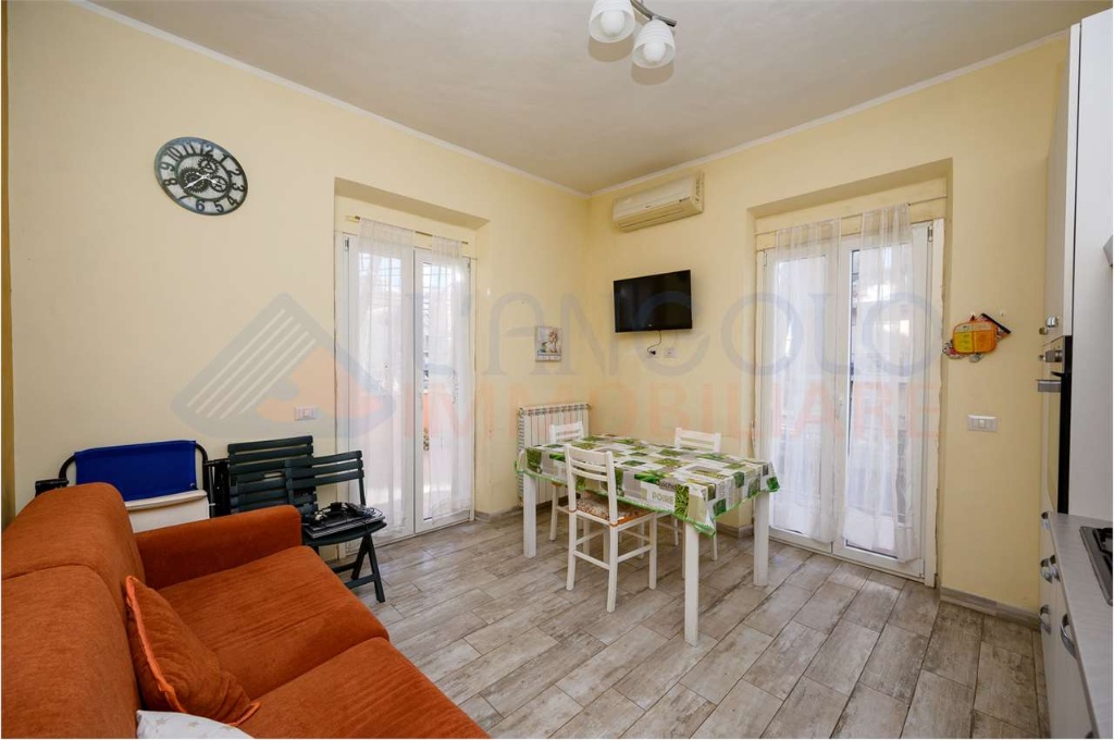 Bilocale in Via Livorno, Ladispoli, 1 bagno, giardino in comune, 40 m²