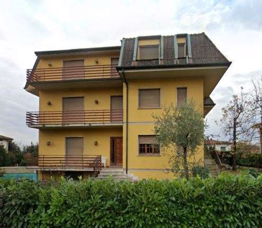 Appartamento in Via Giuseppe Verdi 20, Buggiano, 8 locali, 2 bagni