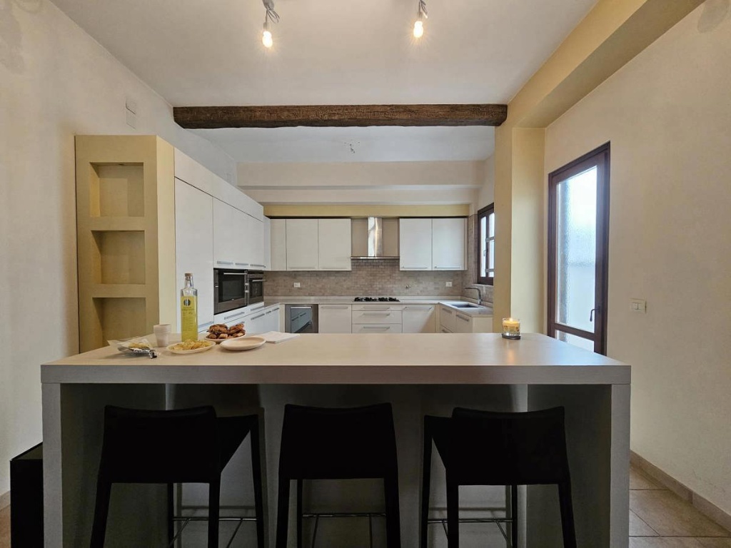 Appartamento in San Domenico, Arezzo, 7 locali, 3 bagni, arredato