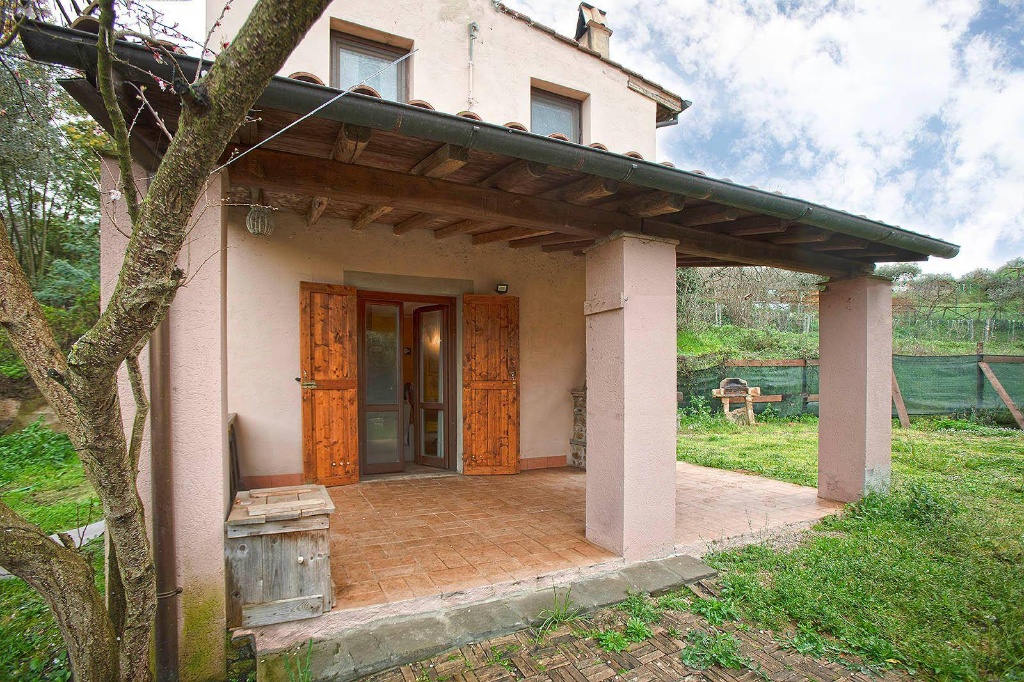 Casa indipendente in Strada Paranozzo, Vitorchiano, 3 locali, 2 bagni