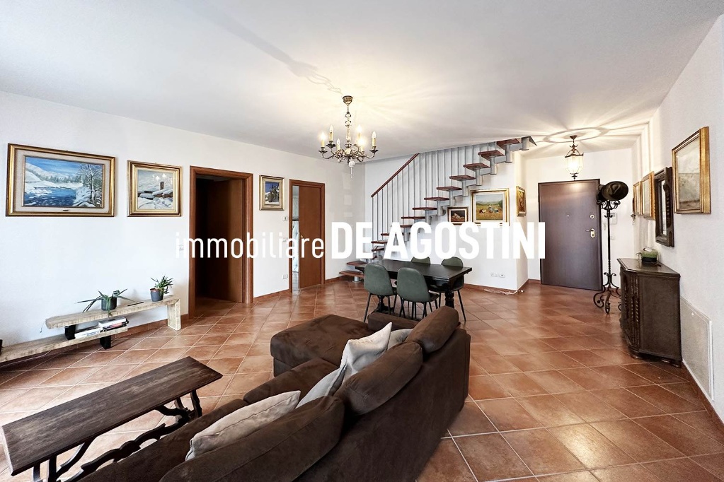 Appartamento in Via Roma 3, Paruzzaro, 5 locali, 2 bagni, 125 m²