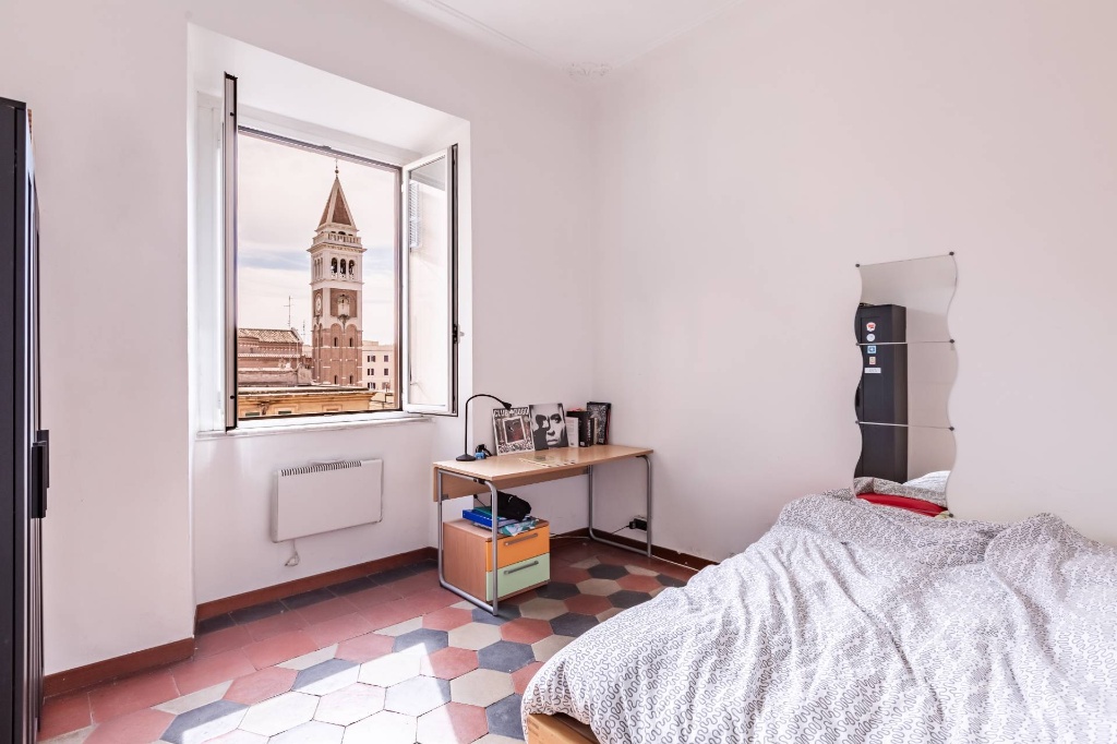 Appartamento in Via Degli Ernici, Roma, 7 locali, 2 bagni, 140 m²