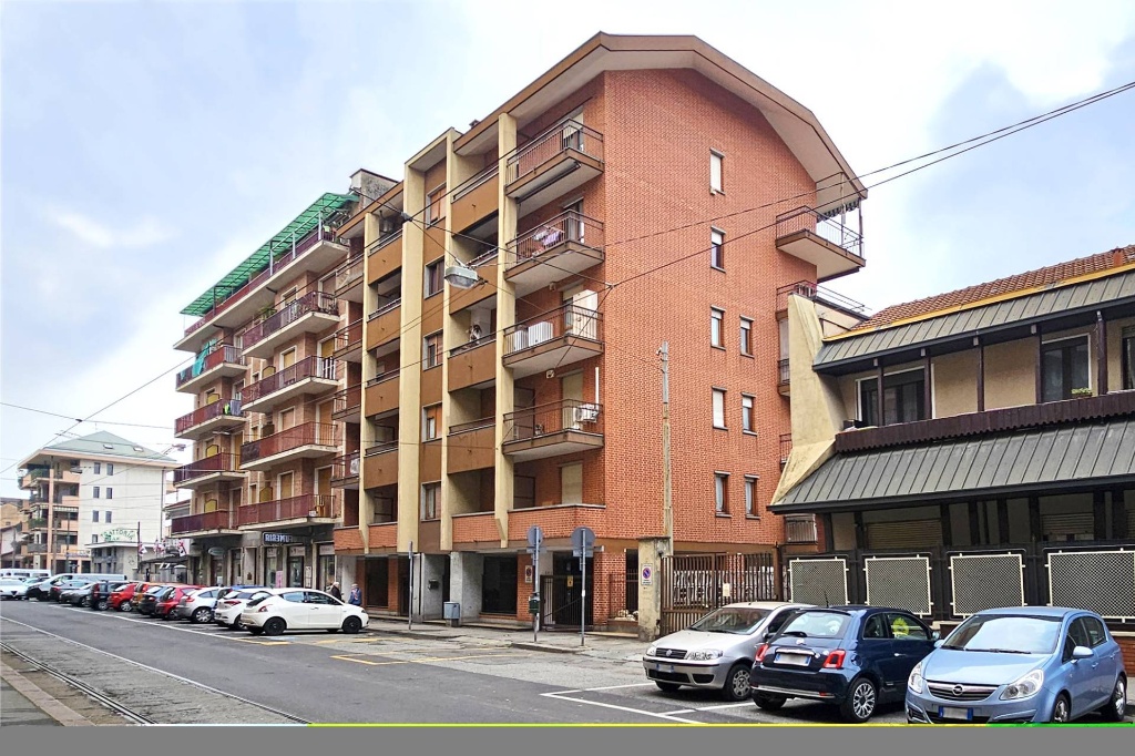 Quadrilocale in Via La Thuile, Torino, 2 bagni, con box, 107 m²