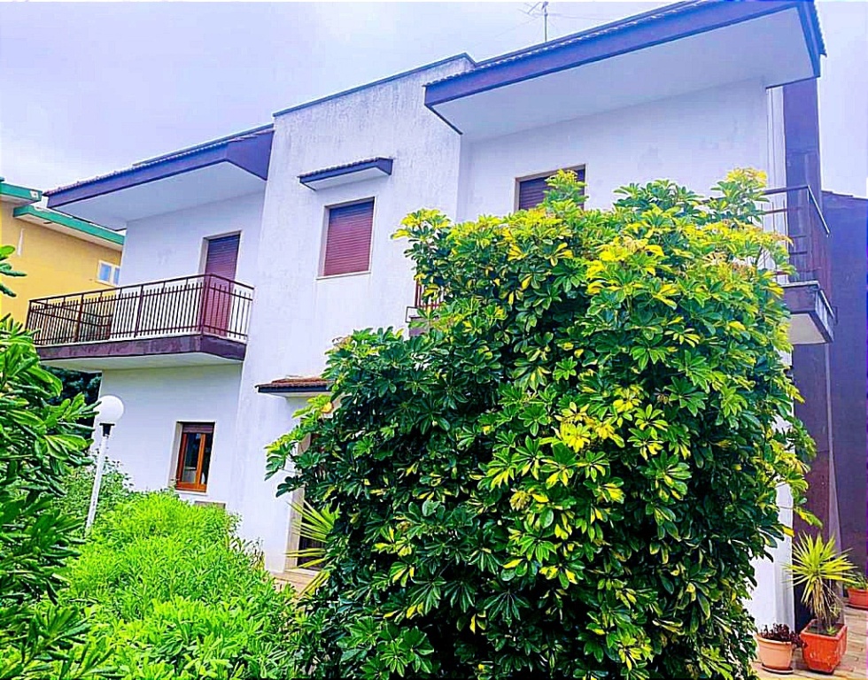 Villa singola in Via Temolo 9, Taranto, 7 locali, 3 bagni, 245 m²