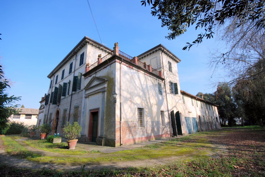 Villa singola in Via Rustica, Ravenna, 28 locali, 5 bagni, con box