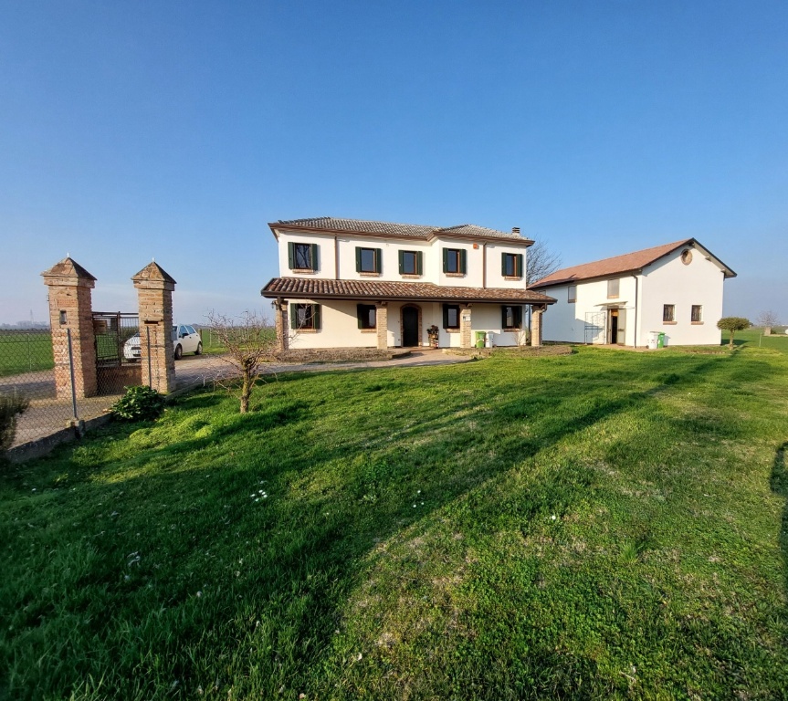 Villa singola in Via Caruso, Ceregnano, 6 locali, 2 bagni, garage