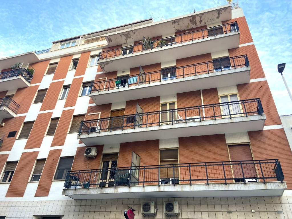 Bilocale in Via rossini, Cagliari, 1 bagno, 60 m², 2° piano, ascensore