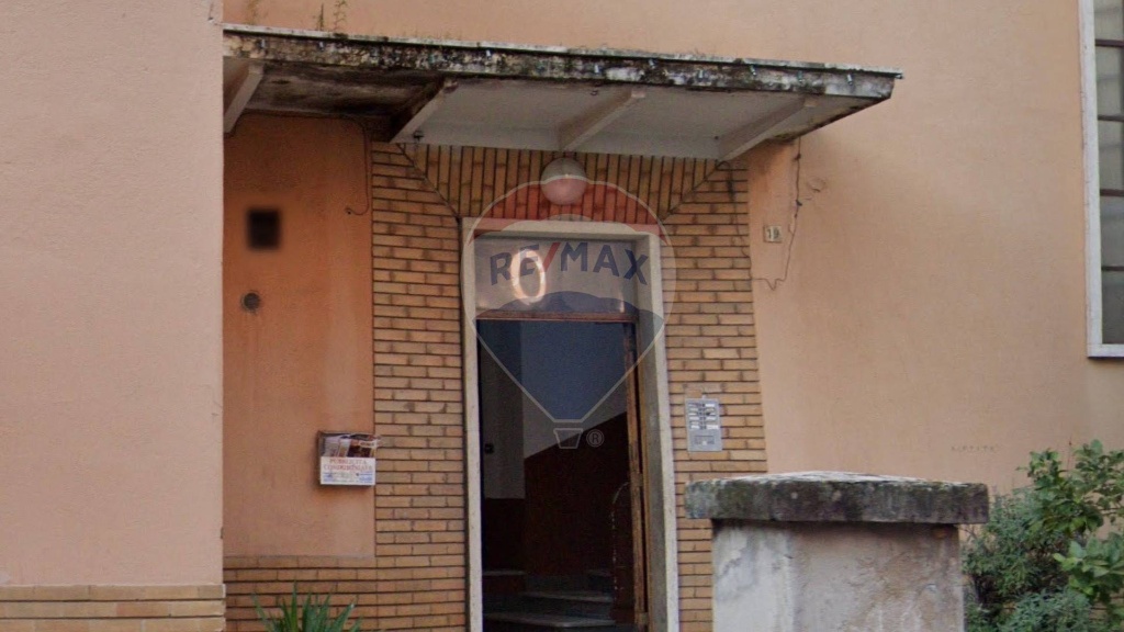 Bilocale in Via del Campo, Roma, 1 bagno, 46 m², classe energetica G