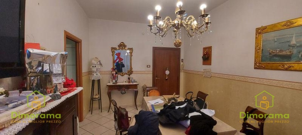 Appartamento in Via Villa San Giovanni n.2-3, Napoli, 5 locali, 89 m²
