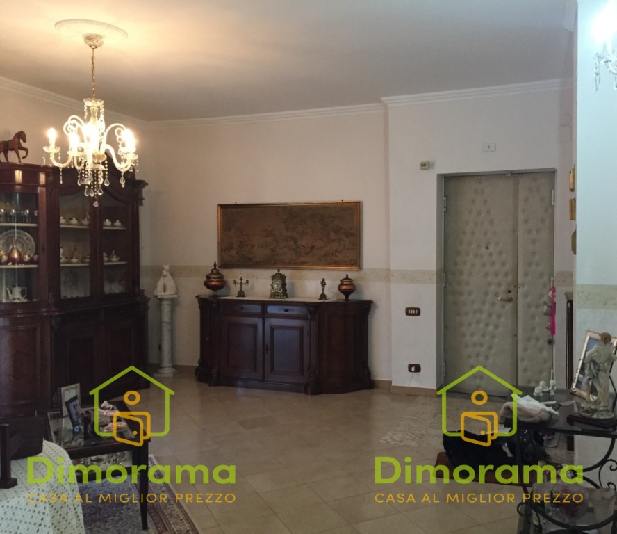 Trilocale in Via Pisani 259, Napoli, 1 bagno, 120 m², 1° piano