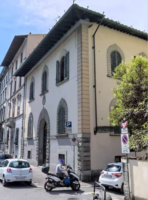 Terratetto - terracielo a Firenze, 20 locali, posto auto, 980 m²