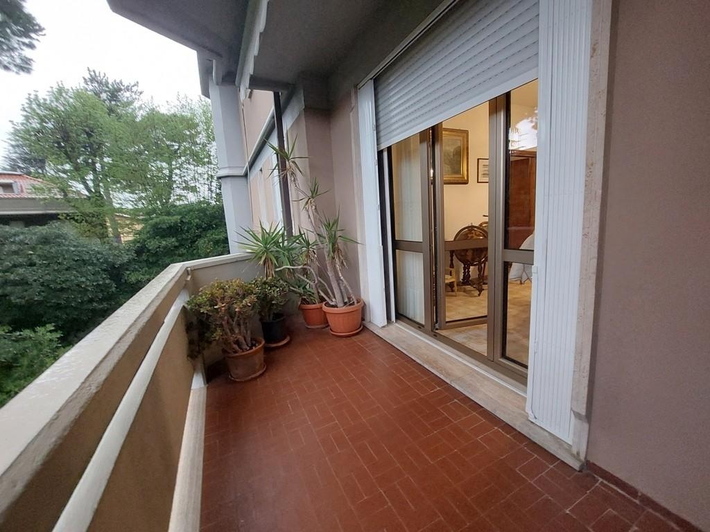 Quadrilocale a Massa, 1 bagno, giardino in comune, arredato, 120 m²