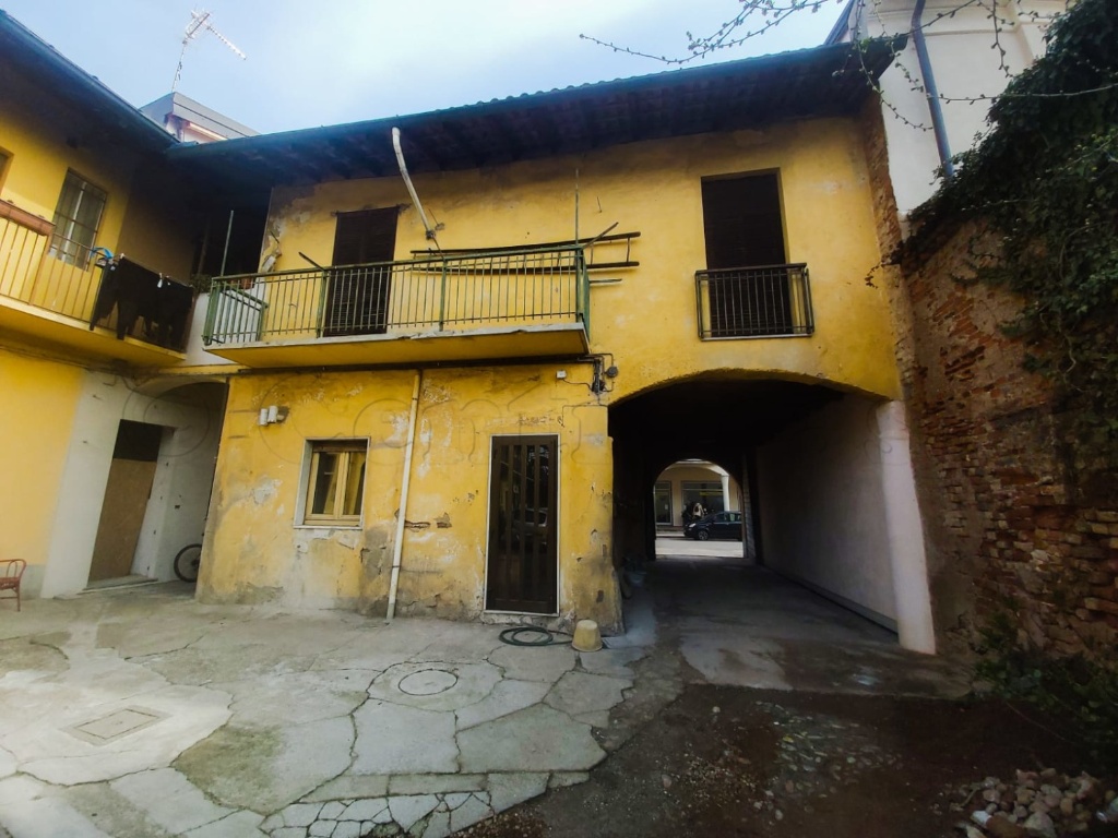 Trilocale in Via Giuseppe Garibaldi, Magenta, 68 m², 1 balcone