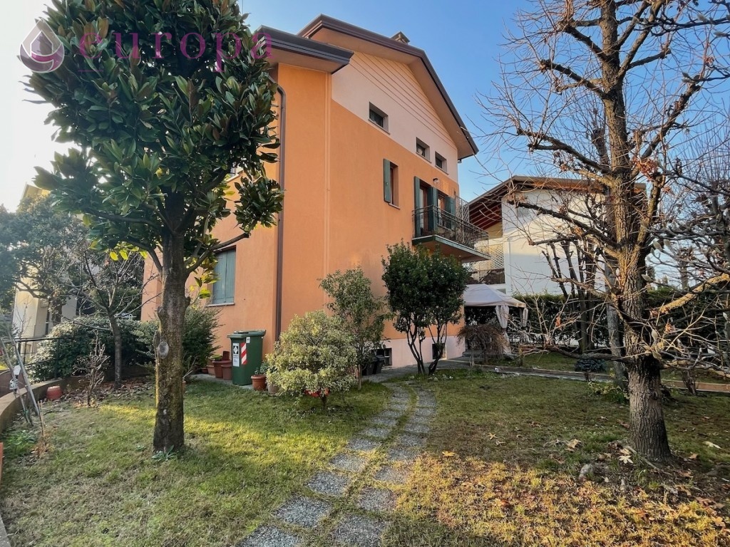 Villa in Via dell'aviere, Pordenone, 4 locali, 2 bagni, garage, 360 m²