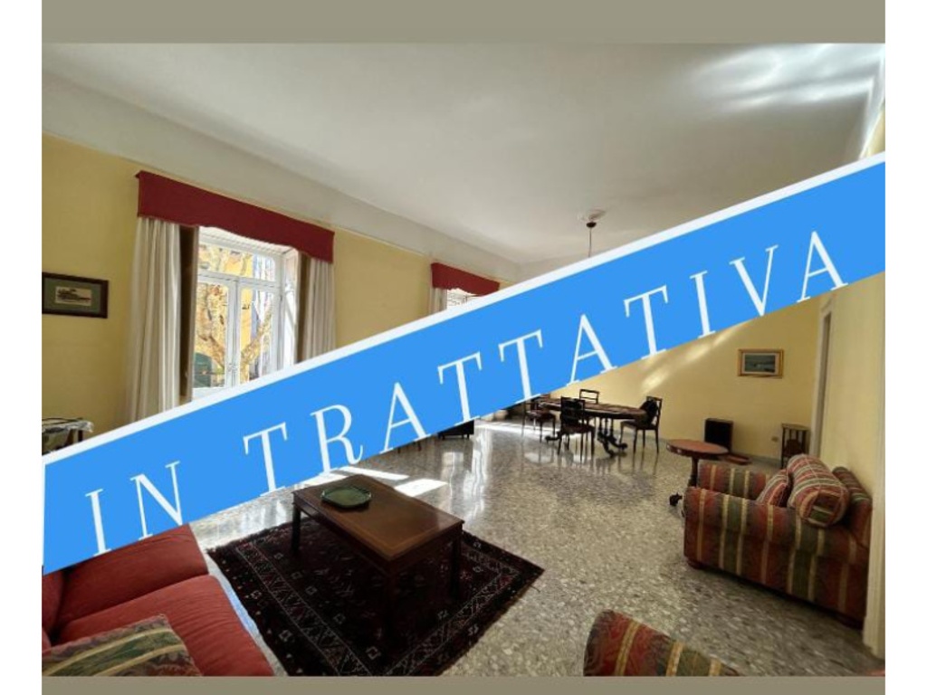 Appartamento in Via Giuseppe Bonito, Napoli, 2 bagni, 150 m², 1° piano