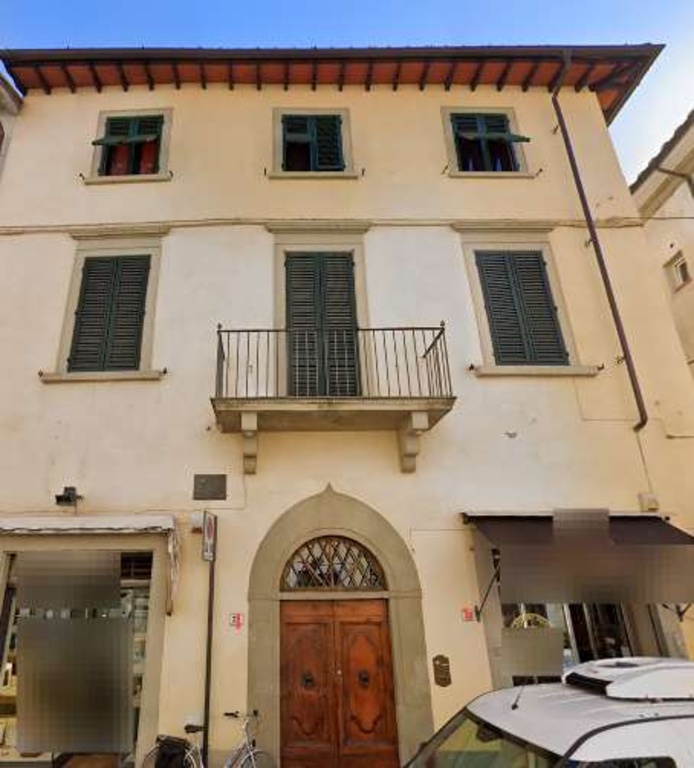 Appartamento in Via Curtatone e Montanara, Pistoia, 7 locali, 124 m²