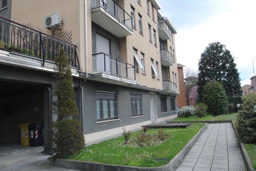 Bilocale a Pavia, 1 bagno, giardino in comune, garage, 65 m², 2° piano