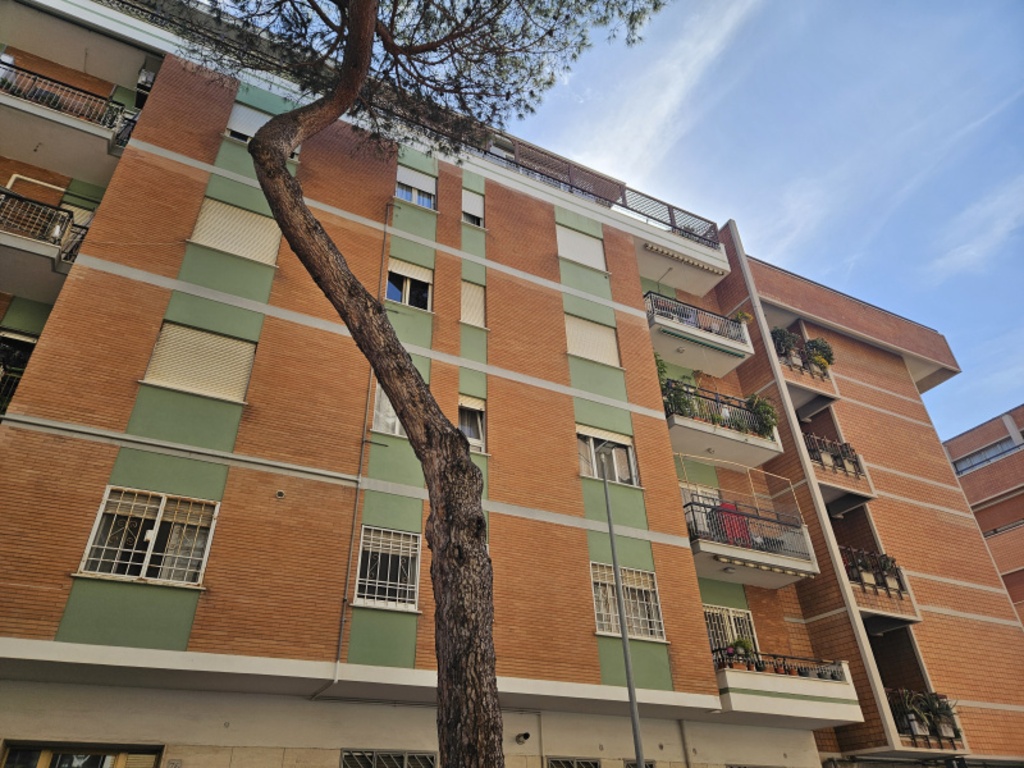 Appartamento in Via Angelo Olivieri, Roma, 1 bagno, 85 m², 4° piano