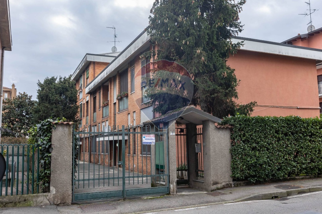 Monolocale in Via Monte Grappa, Cesano Boscone, 1 bagno, 35 m²