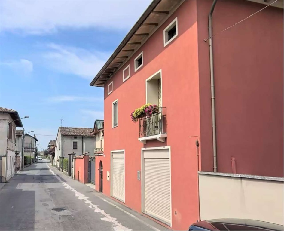Bilocale in VIA CREMONA 4, Borgo San Giacomo, 1 bagno, 65 m²