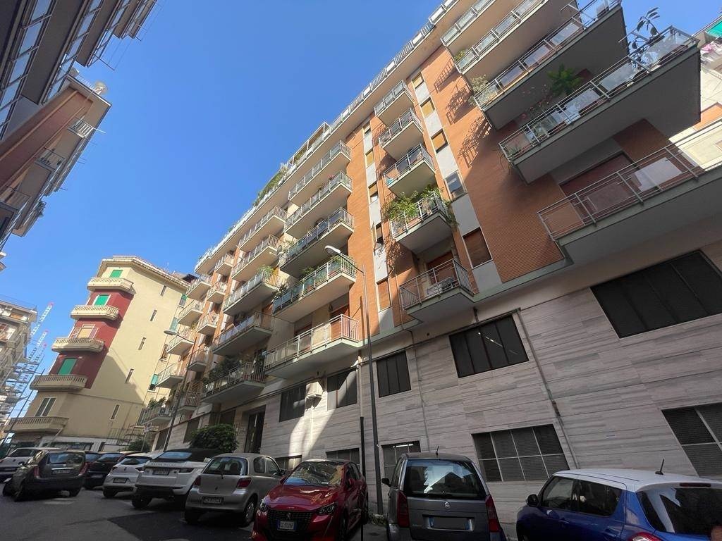 Appartamento in Via Giovanni Negri 5, Salerno, 6 locali, 2 bagni