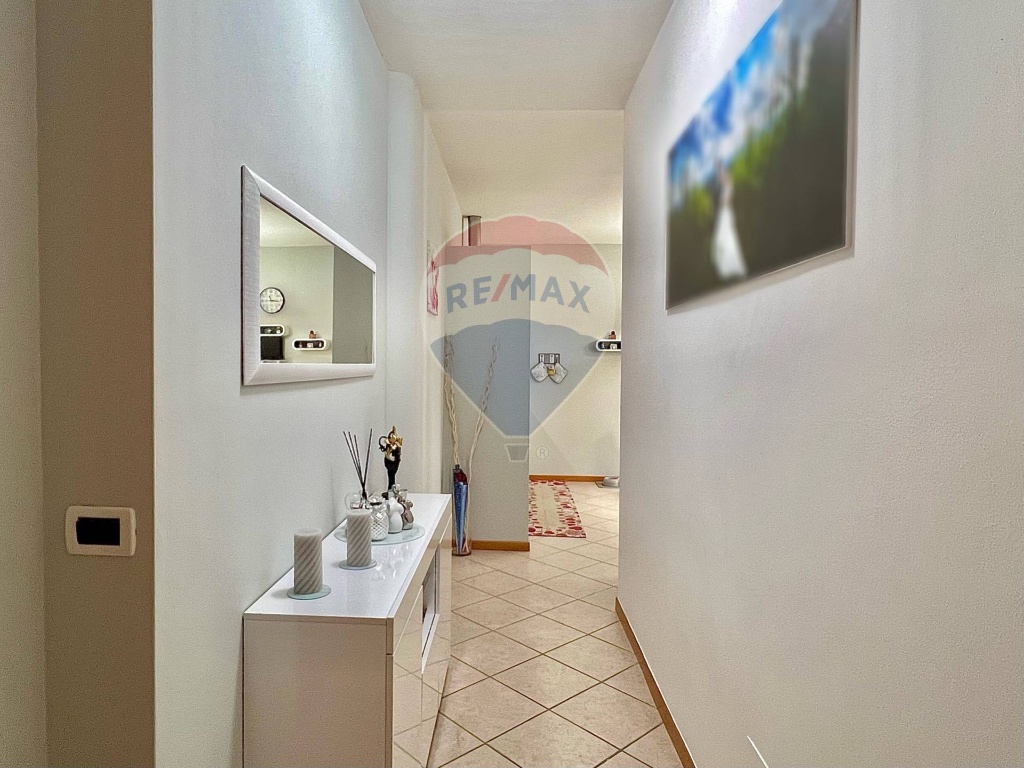 Trilocale a Siena, 1 bagno, con box, 84 m², 2° piano, ottimo stato