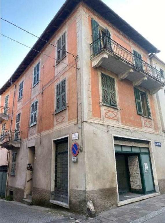 Casa indipendente in Vico Debenedetti, Arquata Scrivia, 16 locali