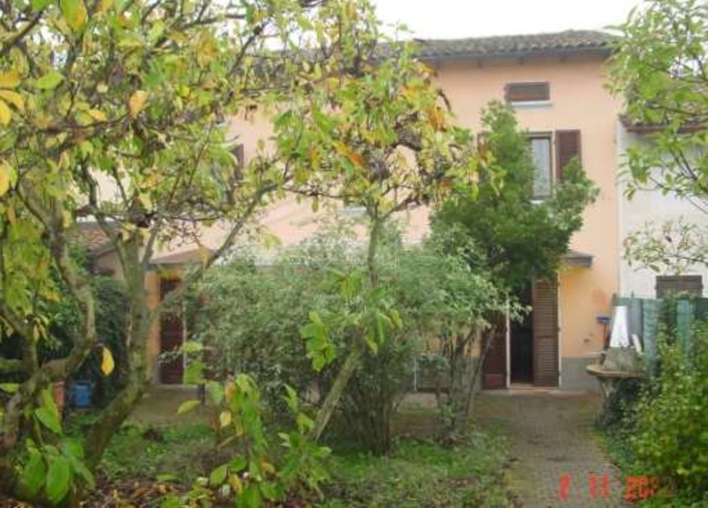 Casa indipendente in Via Gerbida, Casal Cermelli, 8 locali, garage