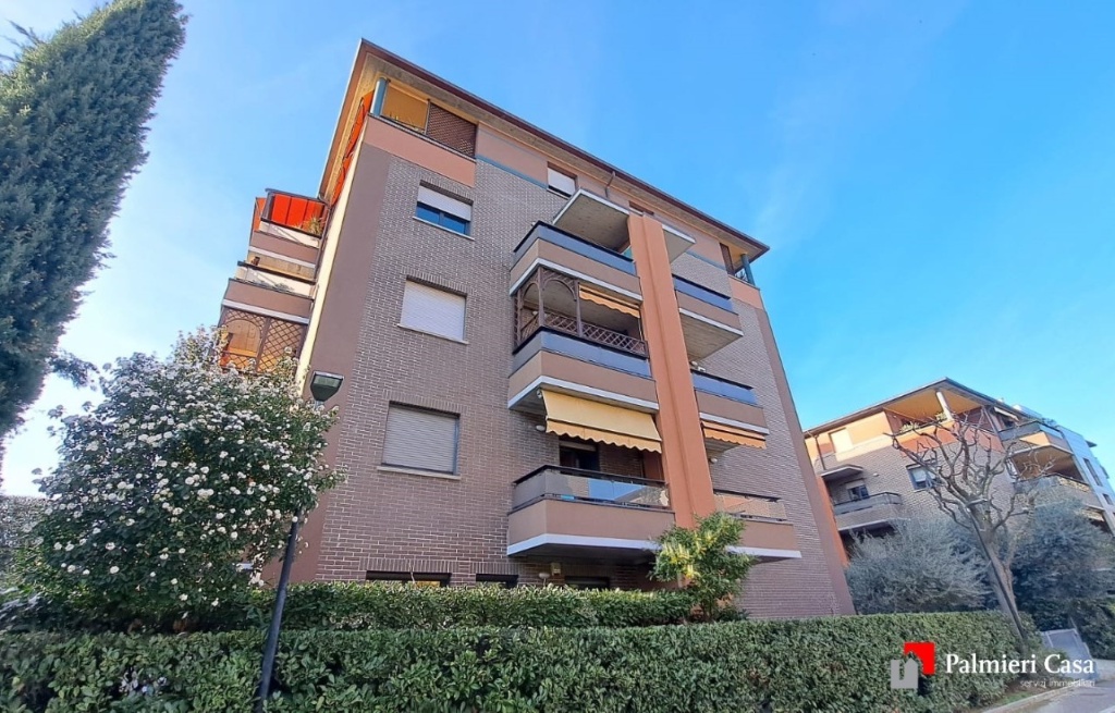 Appartamento a Pesaro, 5 locali, garage, 120 m², 1° piano in vendita