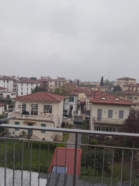 Appartamento a Pisa, 5 locali, 2 bagni, posto auto, 109 m², 4° piano