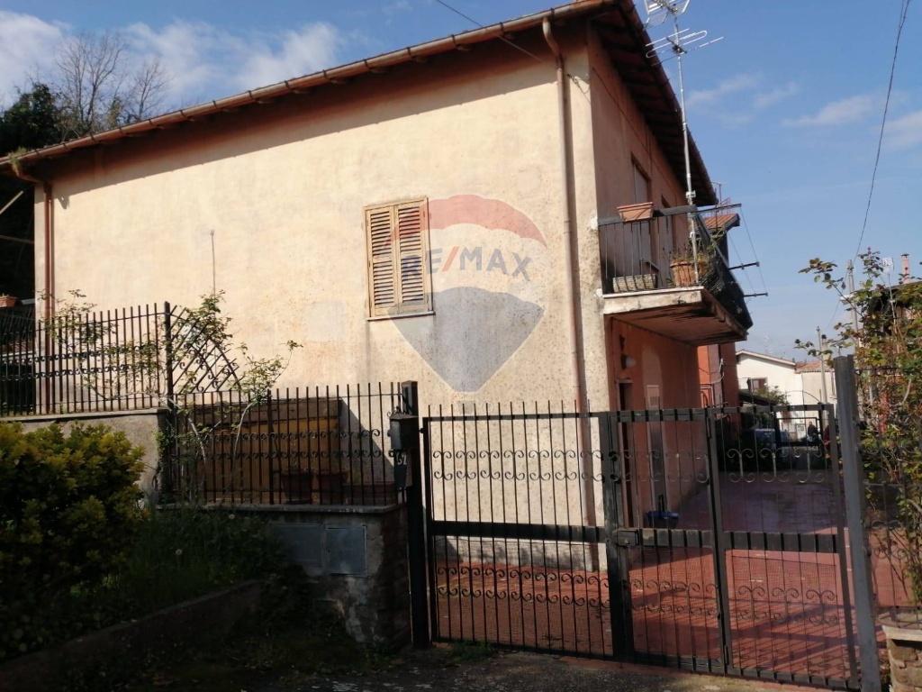 Casa indipendente in Via Cave di Peperino, Marino, 10 locali, con box