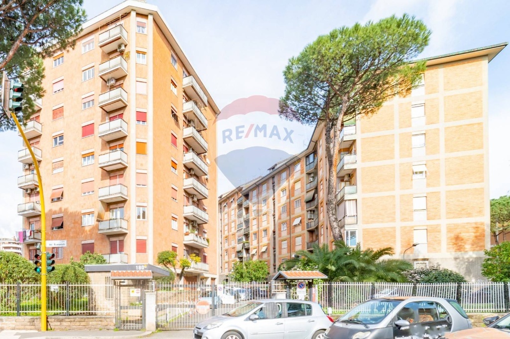 Appartamento in Viale Dei Romanisti, Roma, 5 locali, 1 bagno, 150 m²